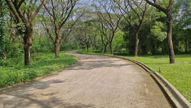 Konsep taman dan jalan lebar San Diego Hills