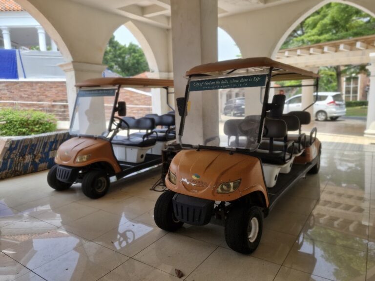 Kendaraan Buggy untuk survey lokasi bersama customer di San Diego Hills