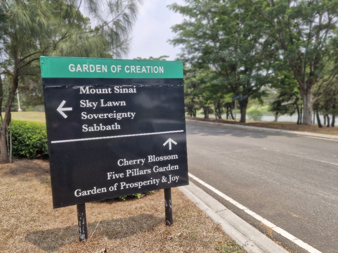 Penunjuk arah Mansion di San Diego Hills